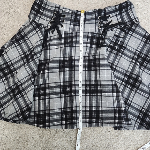 Hot Topic Midnight Hour Women's Plaid Stretchy Skirt Dark Academia Skater Size L - Picture 9 of 10